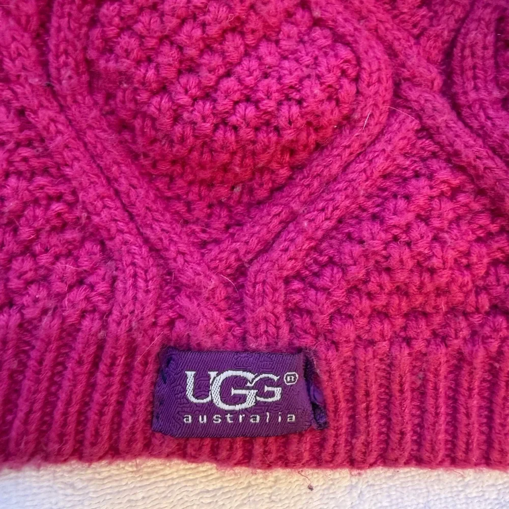 UGG Australia magenta hot pink  Knit Beanie hat one size